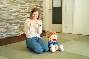 Per­so­nal Bran­ding Shoo­ting im Musik­un­ter­richt: Lisa Groß­mann erzählt