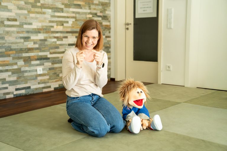 Per­so­nal Bran­ding Shoo­ting im Musik­un­ter­richt: Lisa Groß­mann erzählt
